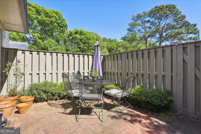 73 La Rue Place NW, Atlanta, GA 30327