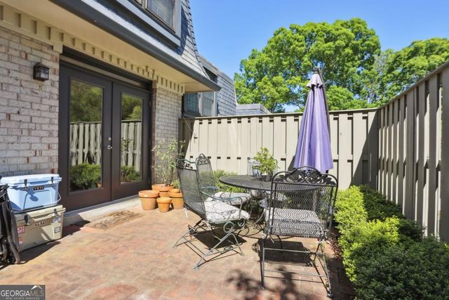 73 La Rue Place NW, Atlanta, GA 30327