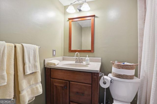 73 La Rue Place NW, Atlanta, GA 30327