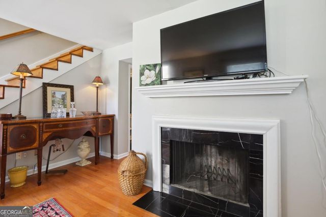 73 La Rue Place NW, Atlanta, GA 30327