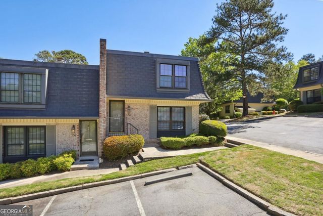 73 La Rue Place NW, Atlanta, GA 30327