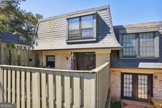 73 La Rue Place NW, Atlanta, GA 30327