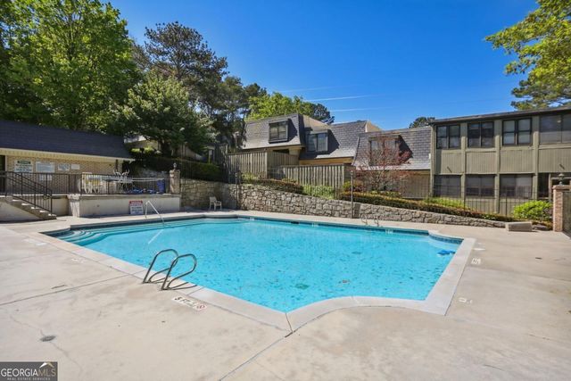 73 La Rue Place NW, Atlanta, GA 30327