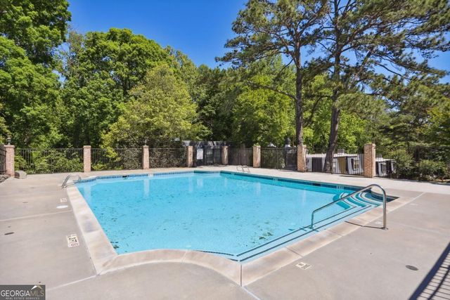 73 La Rue Place NW, Atlanta, GA 30327