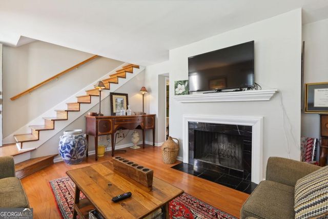 73 La Rue Place NW, Atlanta, GA 30327