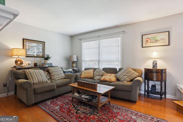 73 La Rue Place NW, Atlanta, GA 30327