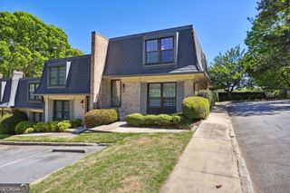 73 La Rue Place NW, Atlanta, GA 30327
