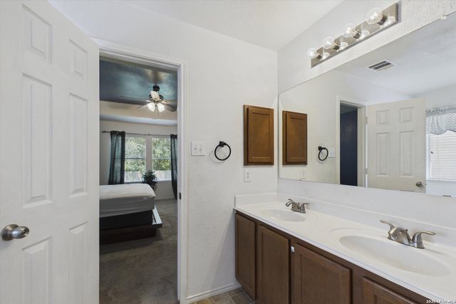 9423 Boatman Pier, Converse, TX 78109