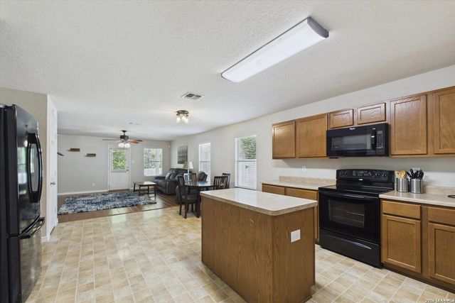 9423 Boatman Pier, Converse, TX 78109