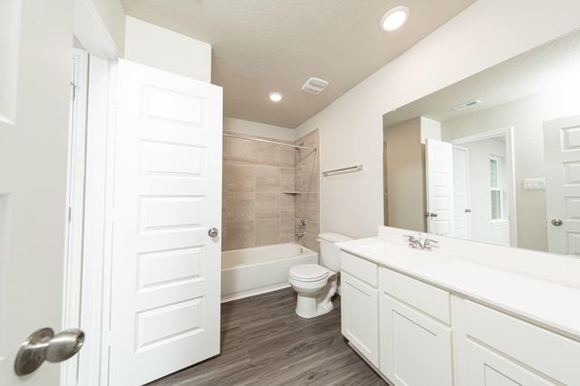 11827 Cranberry Lane, Montgomery, TX 77356