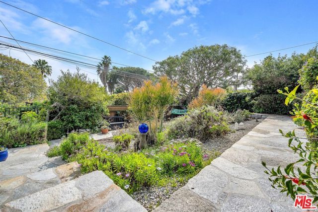 2030 Marine Street, Santa Monica, CA 90405