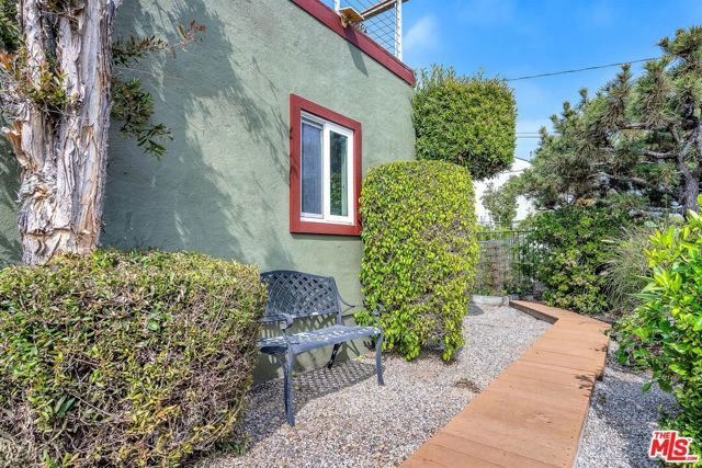2030 Marine Street, Santa Monica, CA 90405