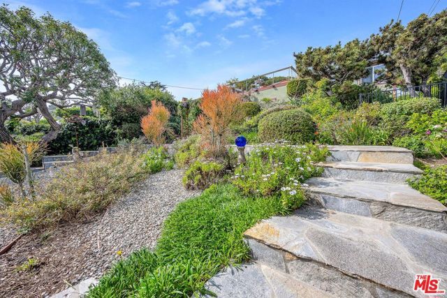 2030 Marine Street, Santa Monica, CA 90405