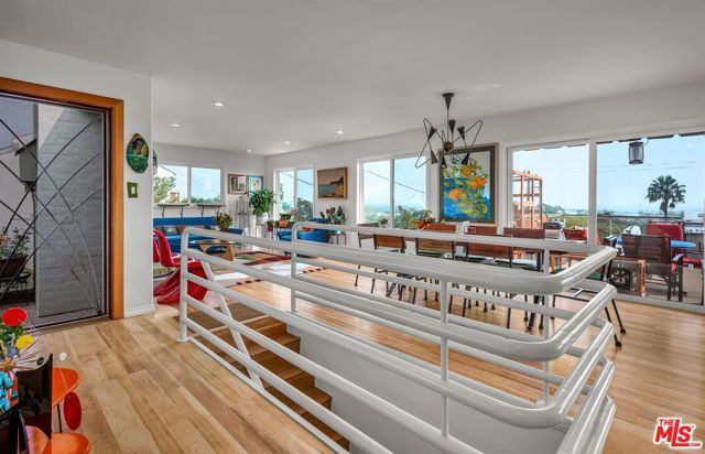 2030 Marine Street, Santa Monica, CA 90405