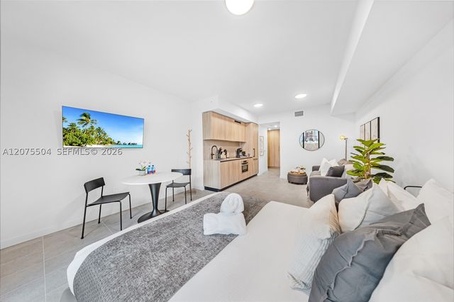 121 NE 5th St 707, Miami, FL 33132