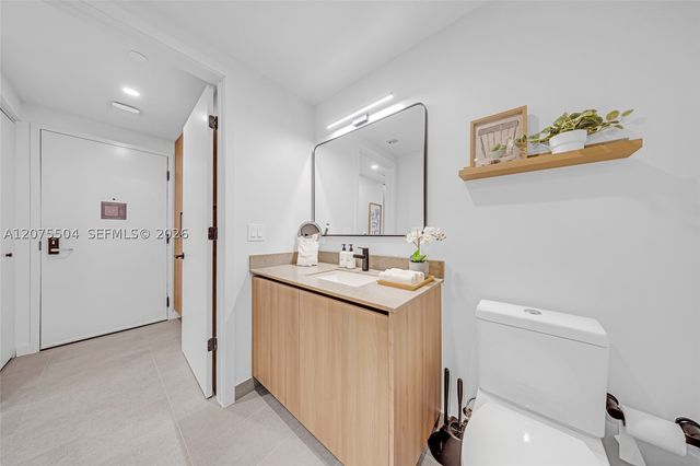 121 NE 5th St 707, Miami, FL 33132