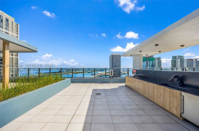 121 NE 5th St 707, Miami, FL 33132