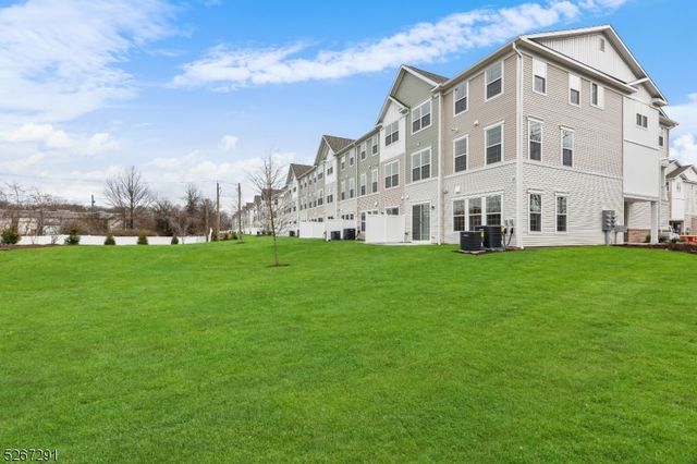 86 Depot Way, Dunellen Boro, NJ 08812