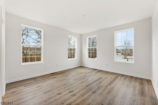 86 Depot Way, Dunellen Boro, NJ 08812