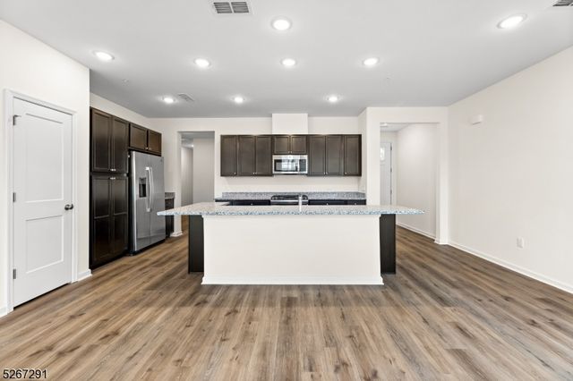 86 Depot Way, Dunellen Boro, NJ 08812