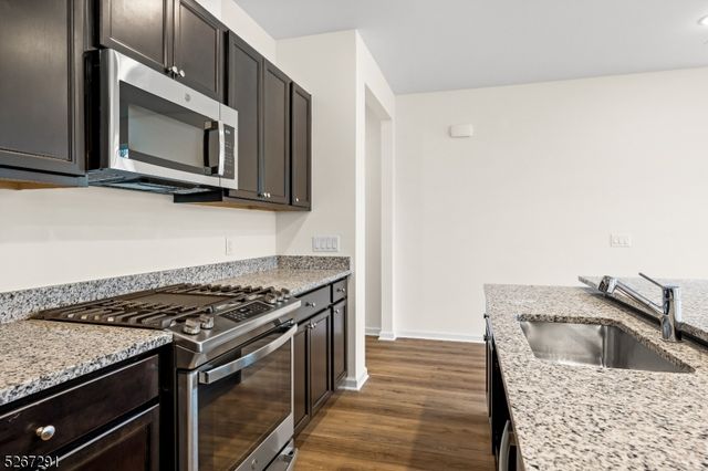 86 Depot Way, Dunellen Boro, NJ 08812