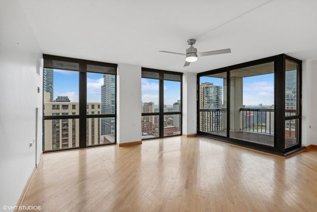 1122 N Clark Street 2003, Chicago, IL 60610