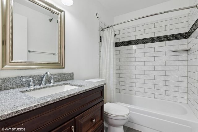 1122 N Clark Street 2003, Chicago, IL 60610