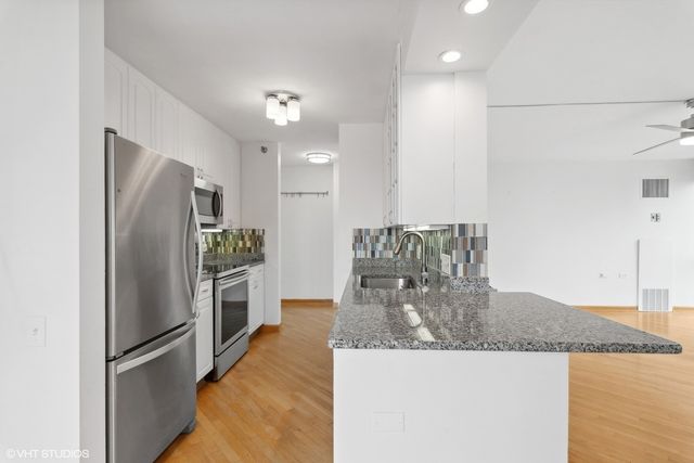 1122 N Clark Street 2003, Chicago, IL 60610