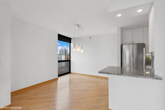 1122 N Clark Street 2003, Chicago, IL 60610