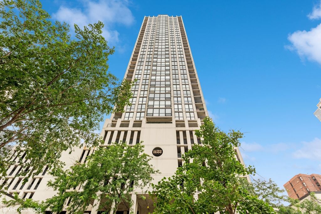 1122 N Clark Street 2003, Chicago, IL 60610