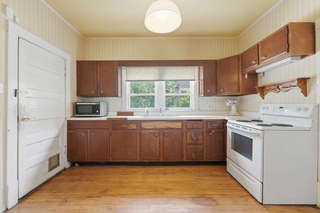 921 27th Avenue SE, Minneapolis, MN 55414