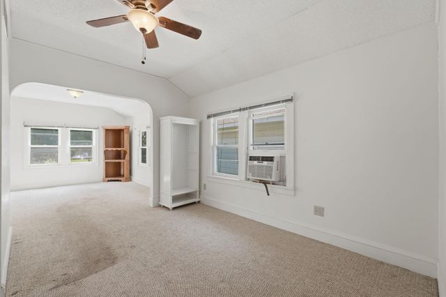 921 27th Avenue SE, Minneapolis, MN 55414