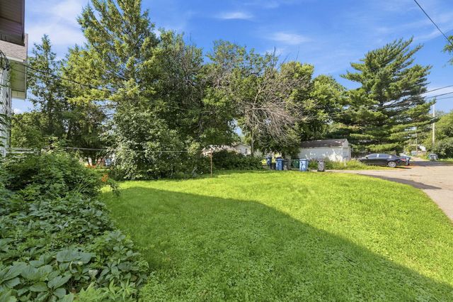 921 27th Avenue SE, Minneapolis, MN 55414