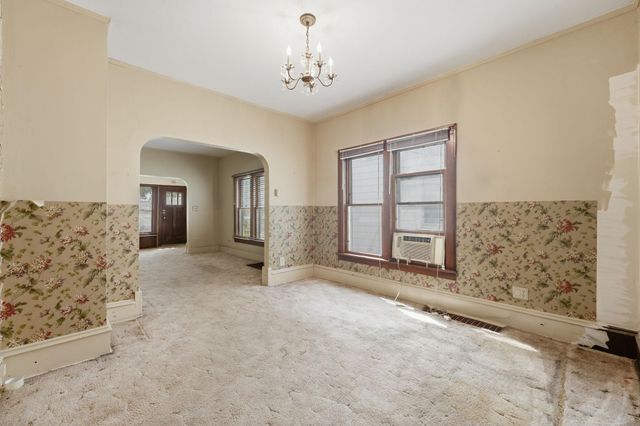 921 27th Avenue SE, Minneapolis, MN 55414