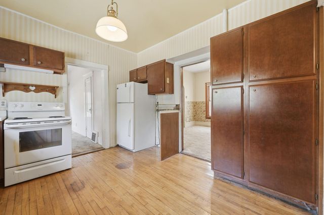 921 27th Avenue SE, Minneapolis, MN 55414