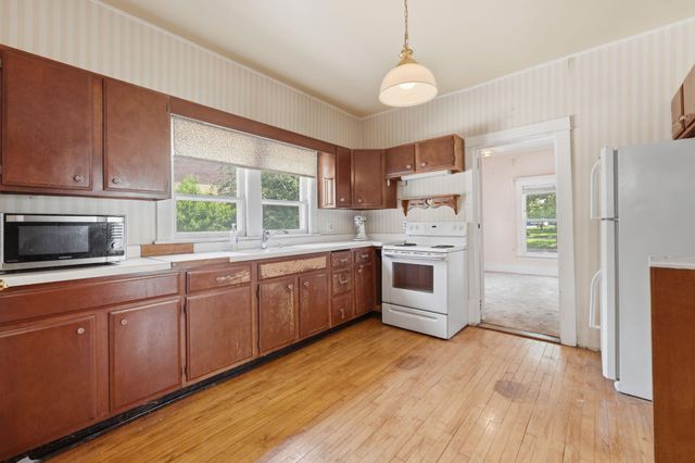 921 27th Avenue SE, Minneapolis, MN 55414