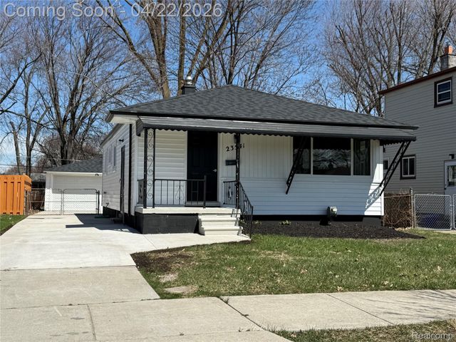 23541 Elmira Street, St. Clair Shores, MI 48082