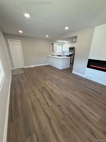 23541 Elmira Street, St. Clair Shores, MI 48082