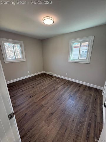 23541 Elmira Street, St. Clair Shores, MI 48082