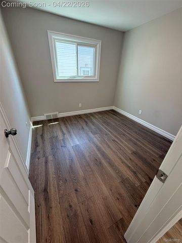 23541 Elmira Street, St. Clair Shores, MI 48082