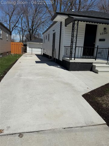 23541 Elmira Street, St. Clair Shores, MI 48082