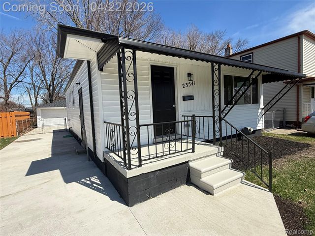 23541 Elmira Street, St. Clair Shores, MI 48082