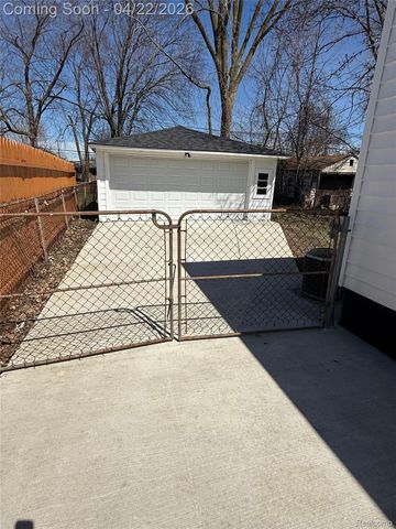 23541 Elmira Street, St. Clair Shores, MI 48082