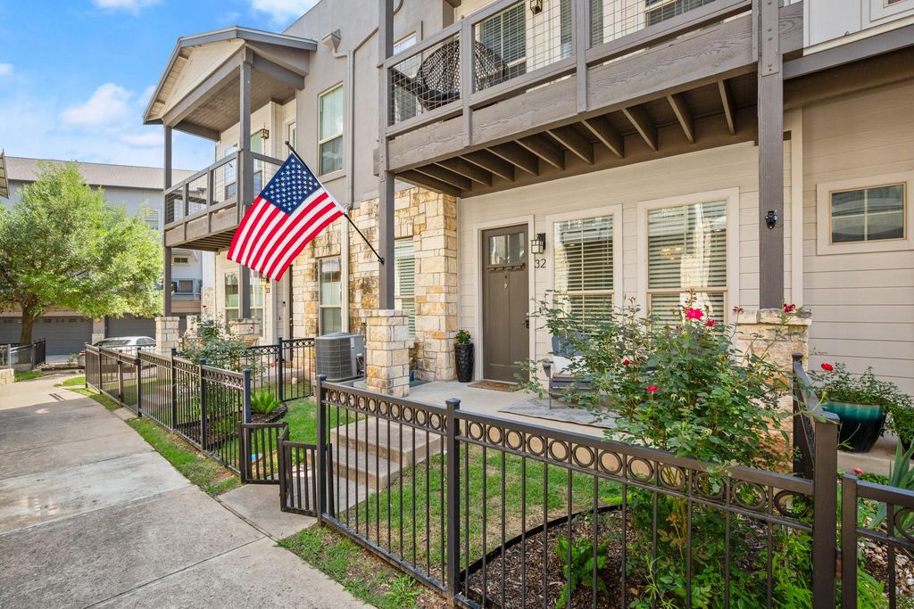 2520 Bluebonnet LN 32, Austin, TX 78704
