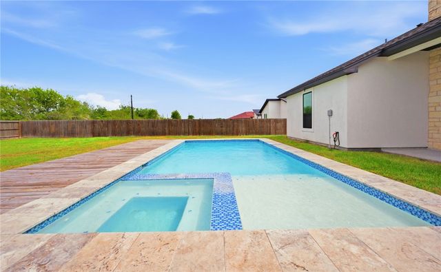 730 Buffalo Creek Dr, Corpus Christi, TX 78415