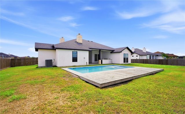 730 Buffalo Creek Dr, Corpus Christi, TX 78415