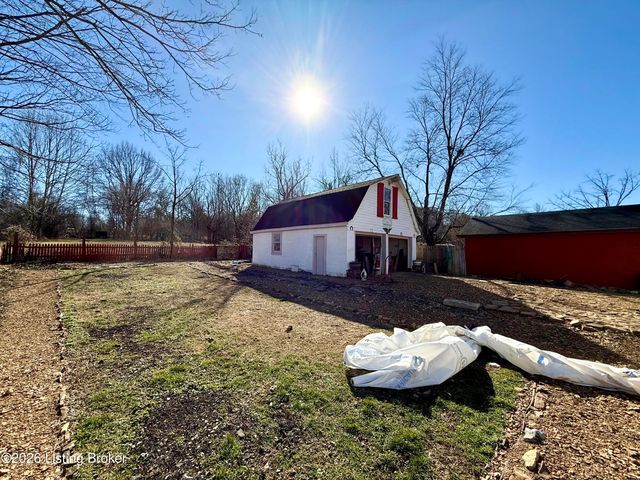 500 Wolf Run Rd, Fairdale, KY 40118