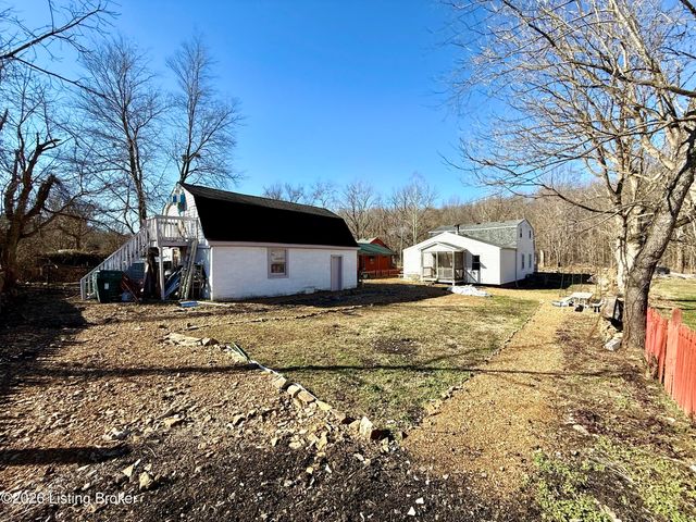 500 Wolf Run Rd, Fairdale, KY 40118