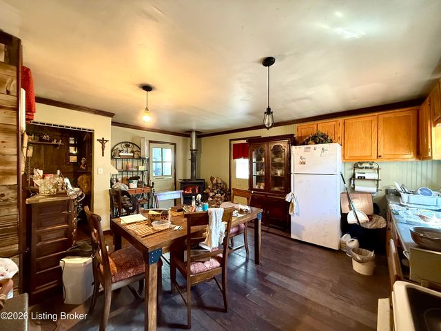 500 Wolf Run Rd, Fairdale, KY 40118