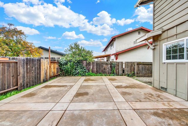 2630 Owens St, Fairfield, CA 94534
